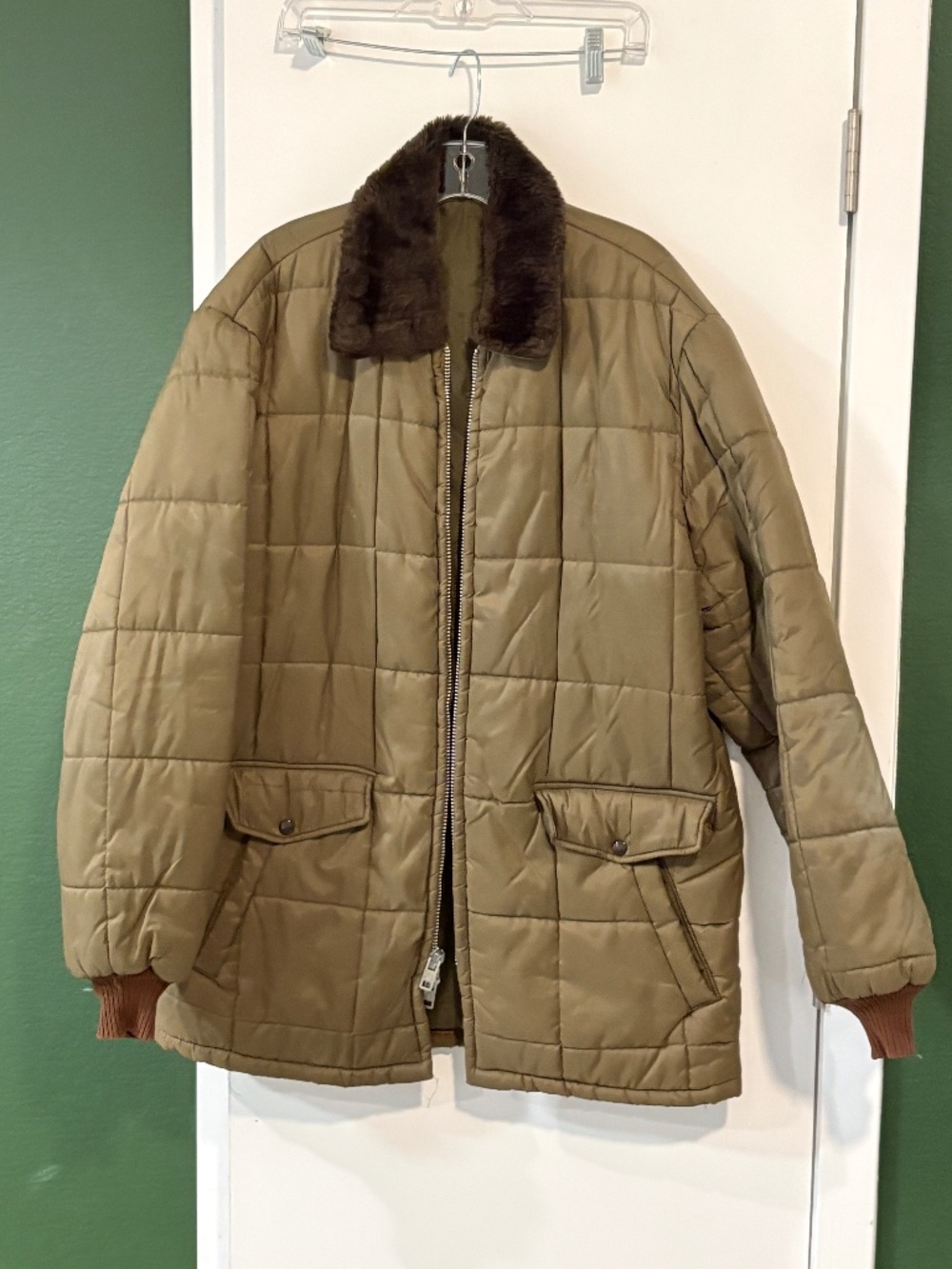 Vintage Khaki Quilted Heavy Utility Work Jacket Faux Fur Collar Large